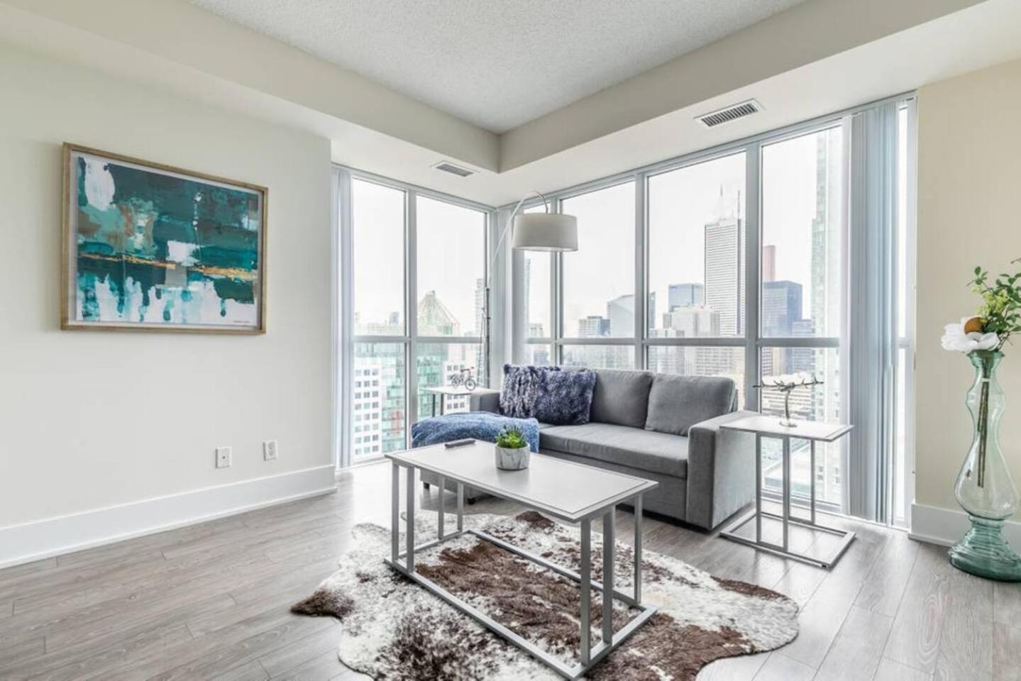 Luxury 1Br Condo - King Bed With City Views Toronto Exterior foto